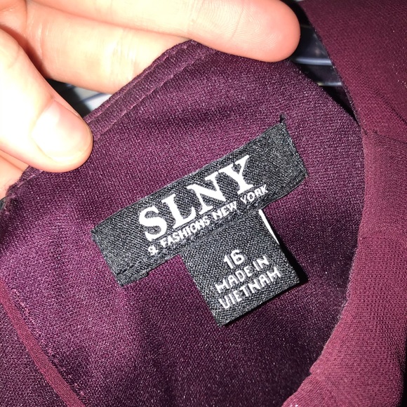 A beautiful dress - Picture 4 of 5